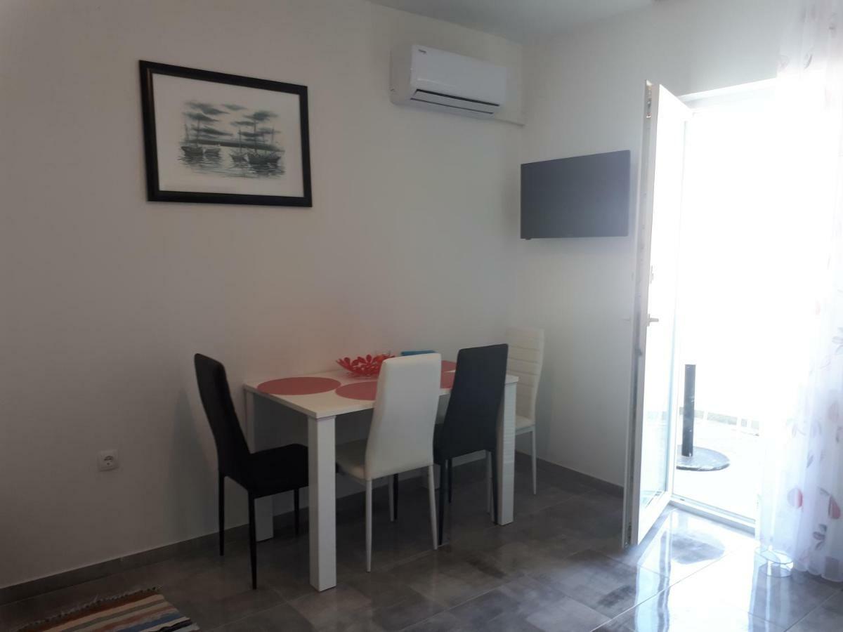 Apartmani Korina Стариград-Пакленица Екстериор снимка