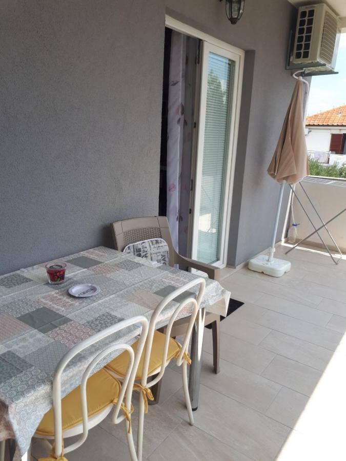 Apartmani Korina Стариград-Пакленица Екстериор снимка