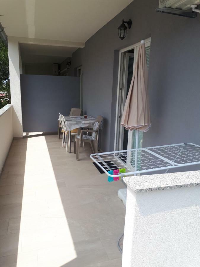 Apartmani Korina Стариград-Пакленица Екстериор снимка
