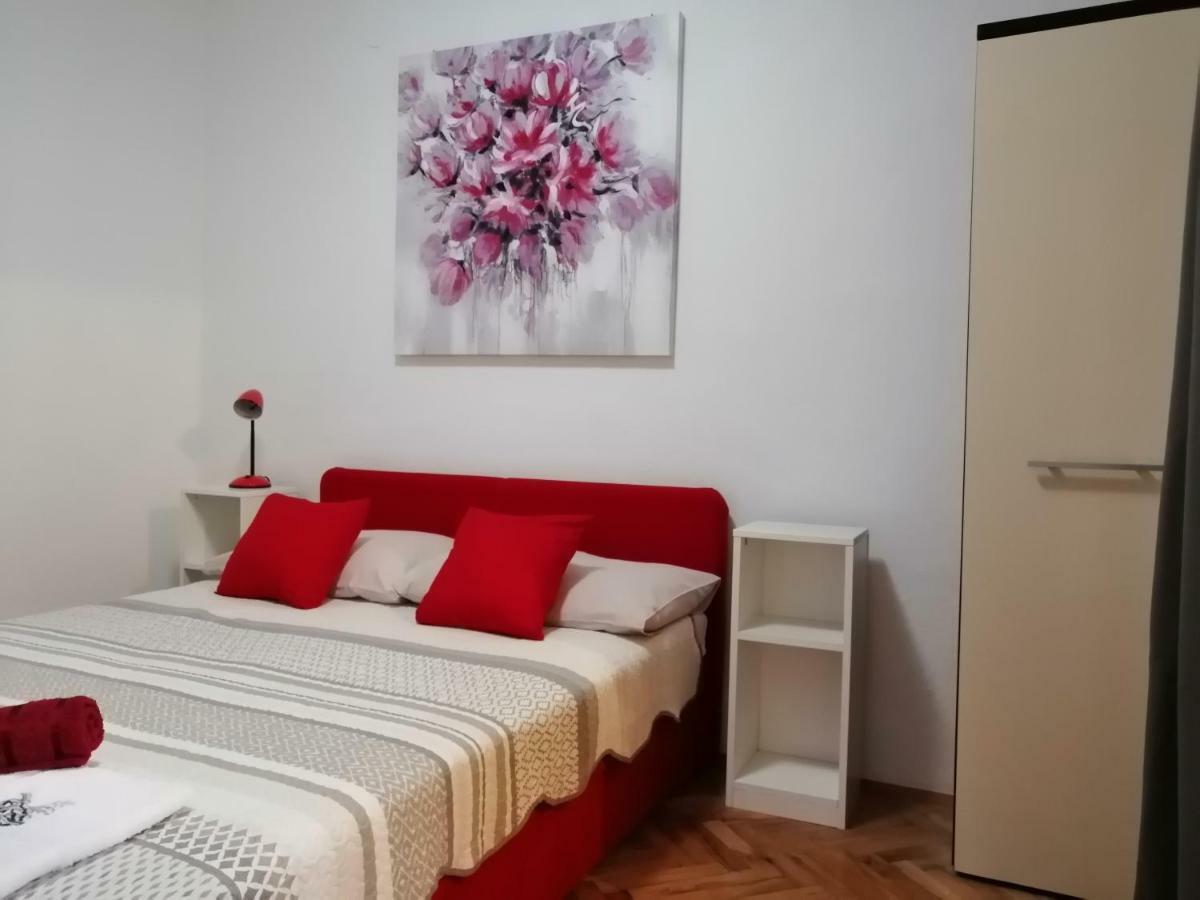 Apartmani Korina Стариград-Пакленица Екстериор снимка