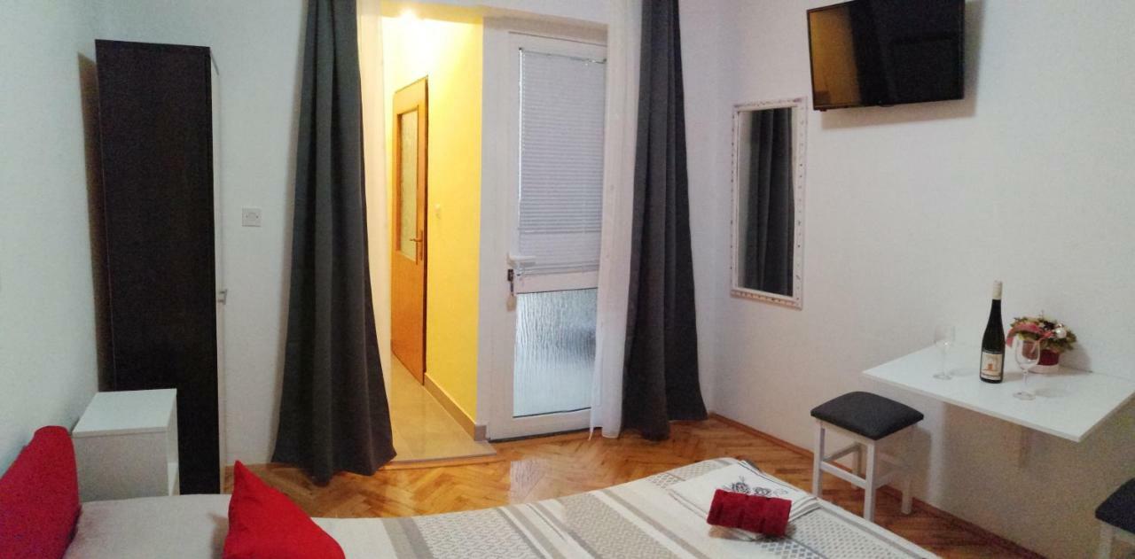Apartmani Korina Стариград-Пакленица Екстериор снимка