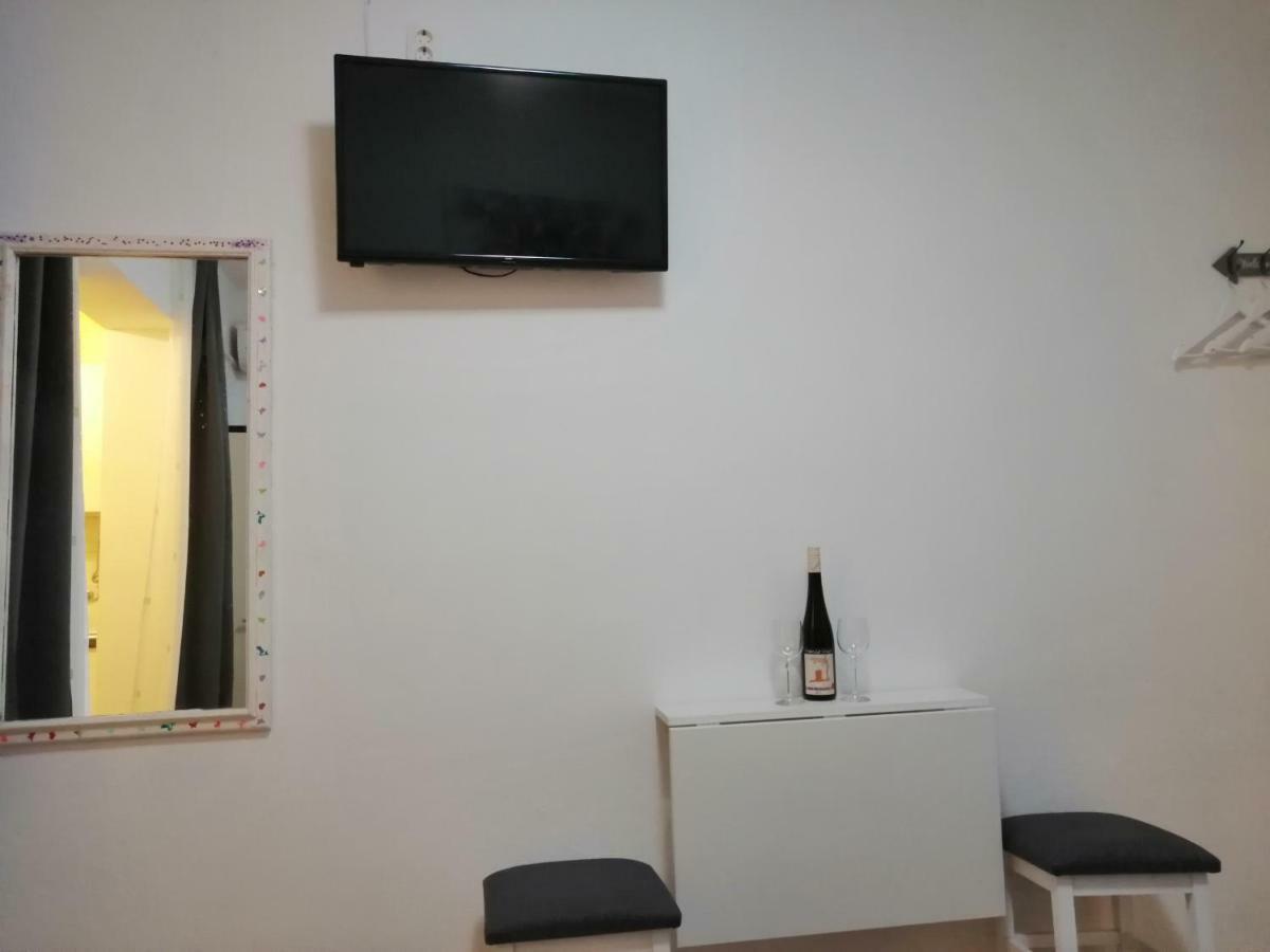 Apartmani Korina Стариград-Пакленица Екстериор снимка
