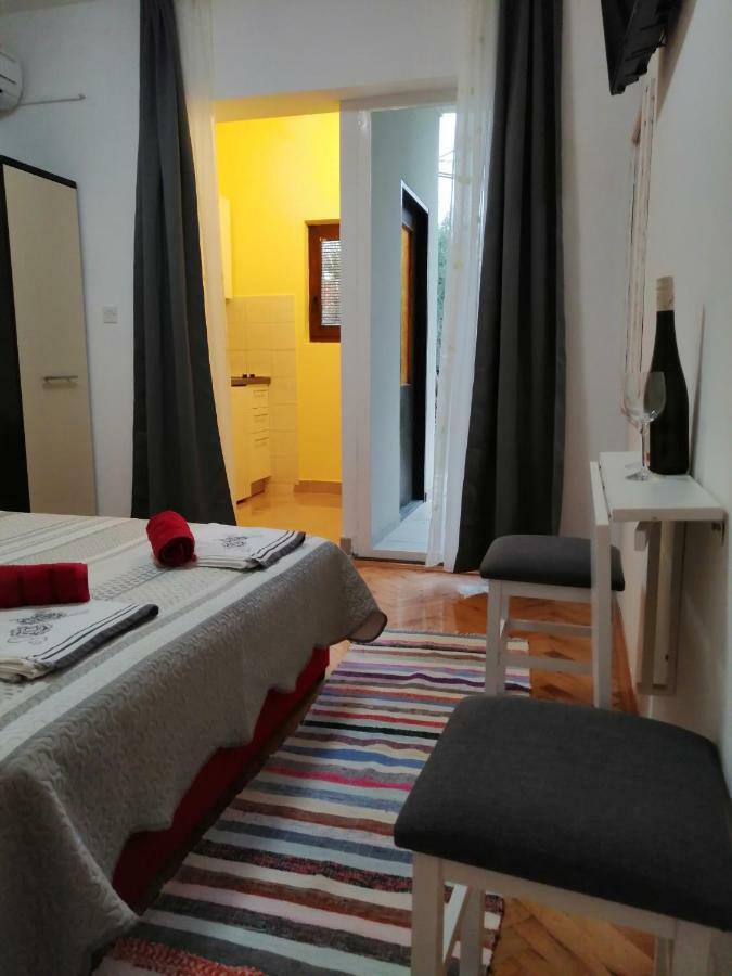 Apartmani Korina Стариград-Пакленица Екстериор снимка